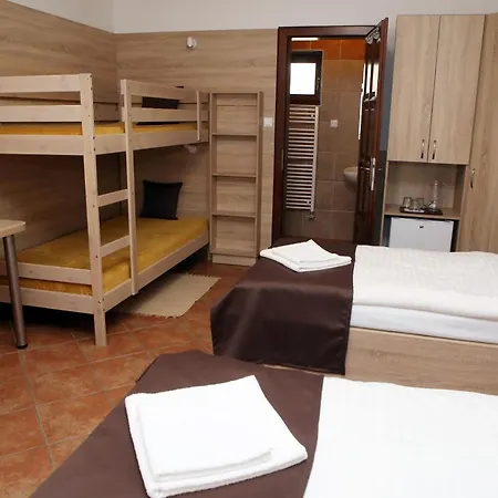 Strazsa Tanya Bed & Breakfast